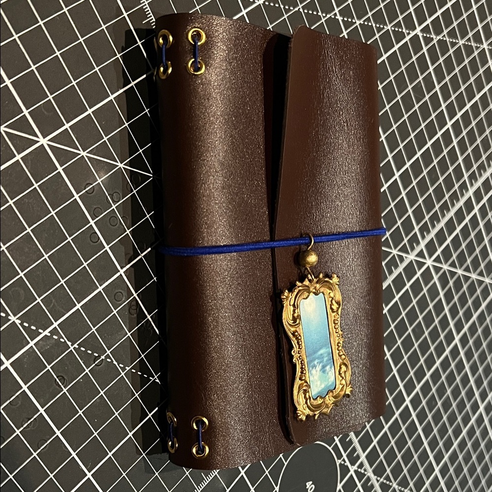 Brown Leather trifold travelling Journal with Blue Accent - Picture 2 of 5